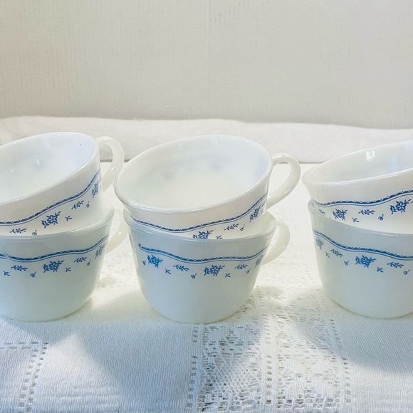 8 Pieces of  Pyrex Corelle Cups & Saucers  Matching Morning Blue Pattern Mugs - Picture 4 of 7